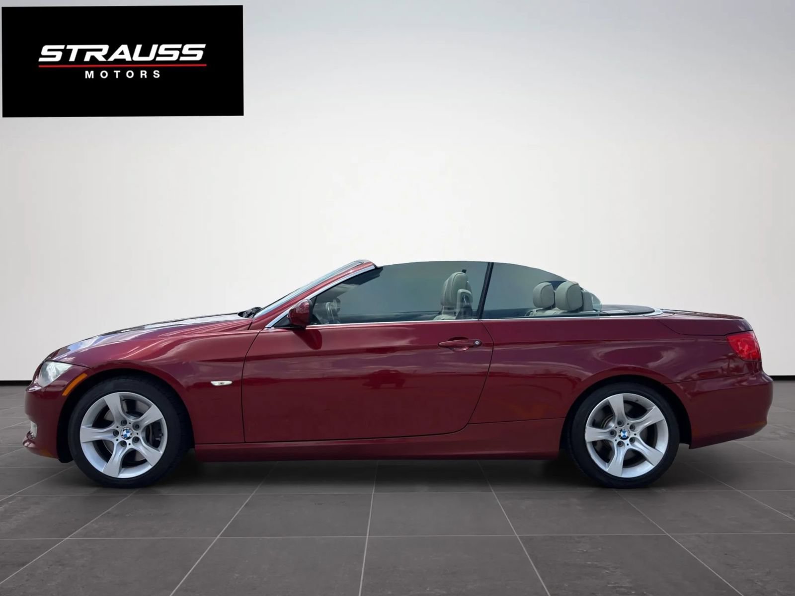 Used 2011 BMW 335i Convertible w/ Premium Pkg RWD image 6