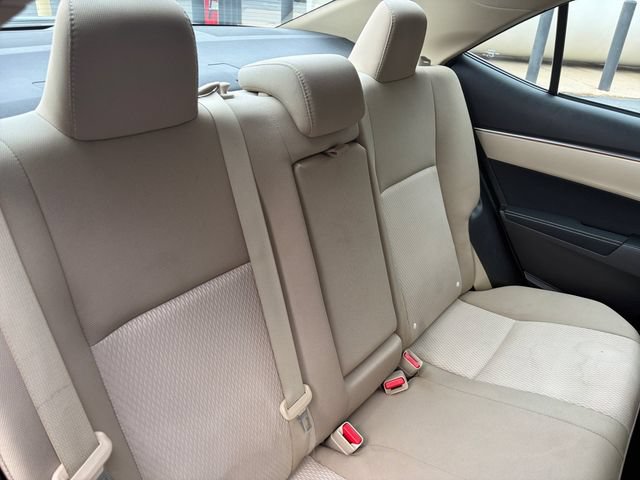 Used 2015 Toyota Corolla LE FWD image 18