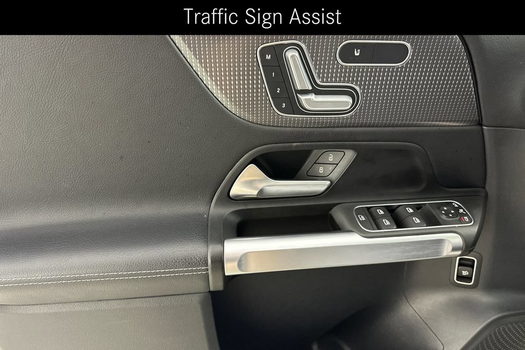 Certified 2022 Mercedes-Benz GLB 250 4MATIC image 15