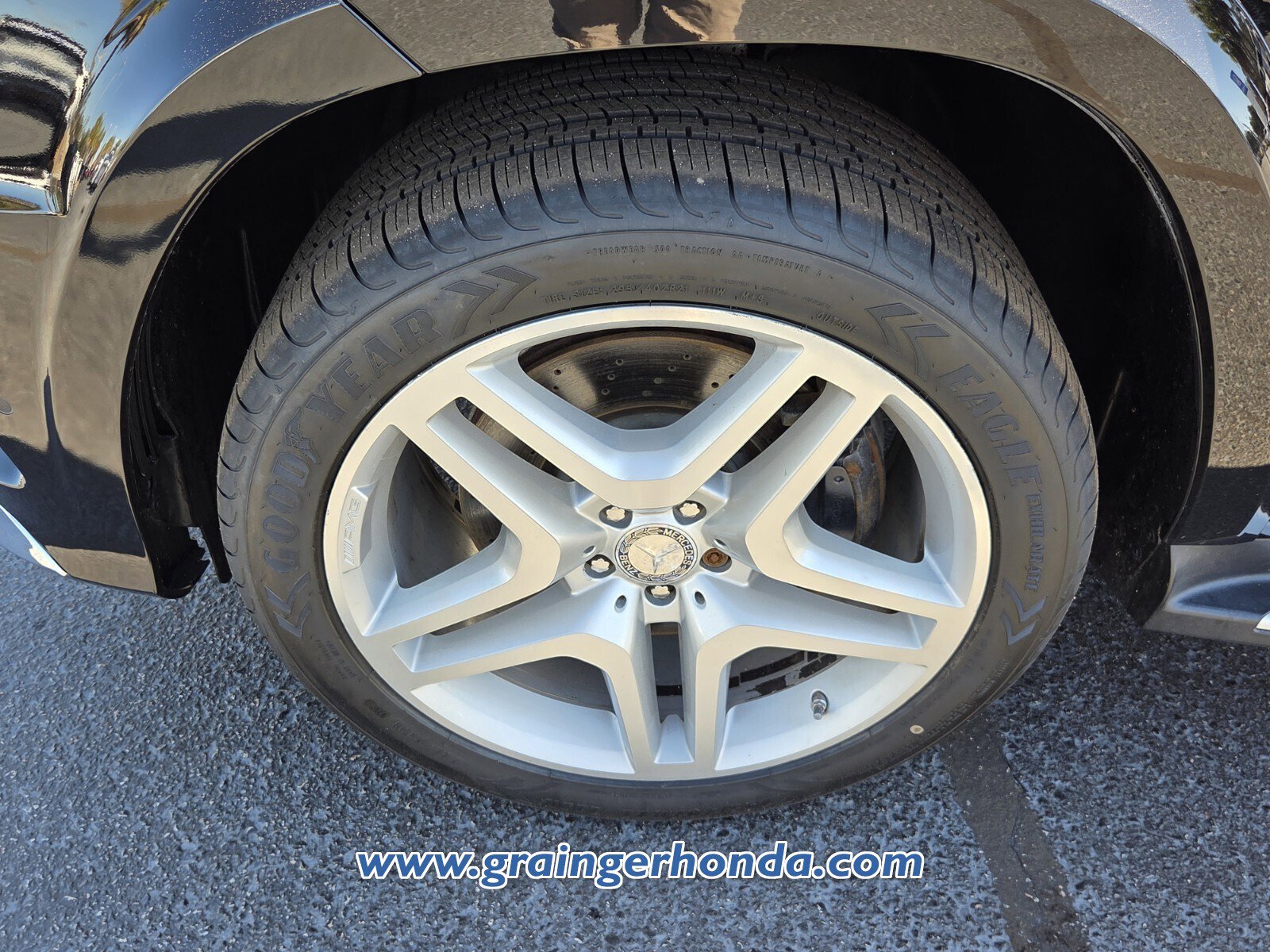 Used 2016 Mercedes-Benz GL 550 4MATIC image 18