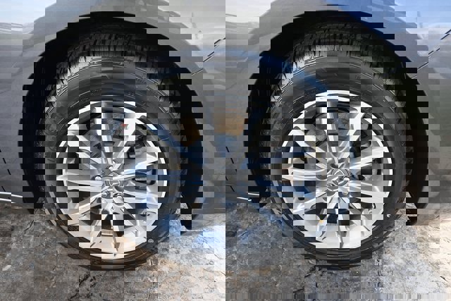 Used 2018 Acura TLX 2.4L Tech Pkg image 11