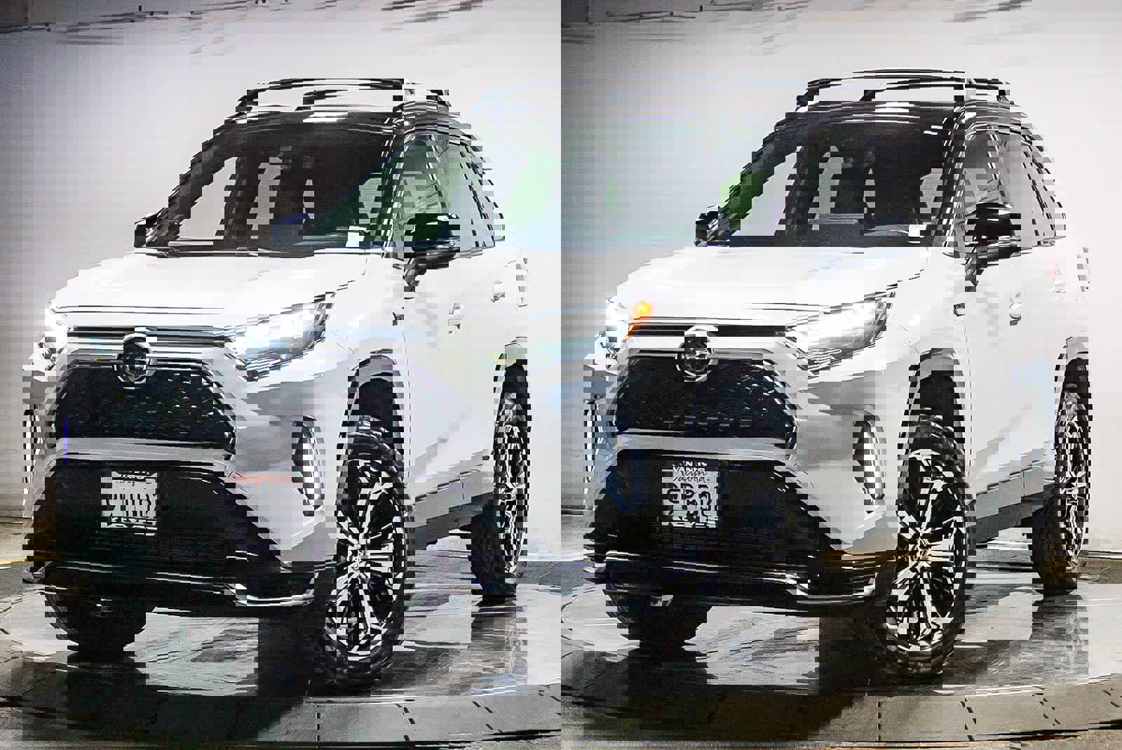 Used 2023 Toyota RAV4 XSE w/ Weather Package video 1