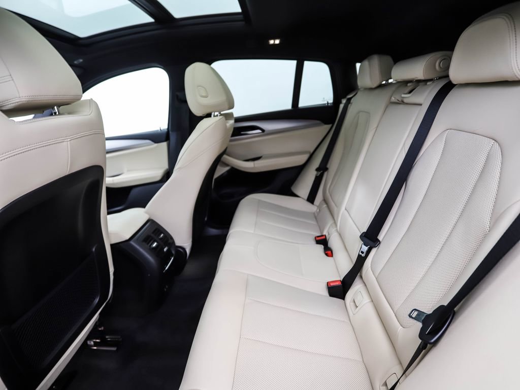 Certified 2025 BMW X4 xDrive30i image 22