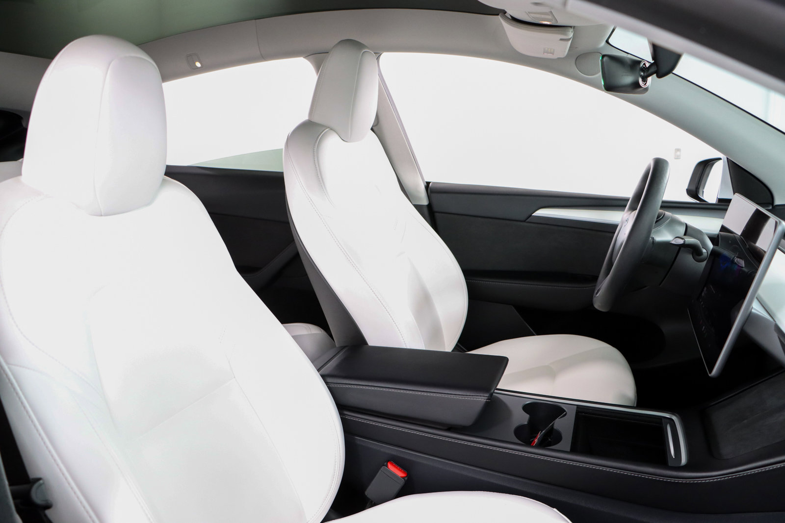 Used 2025 Tesla Model Y Long Range image 25