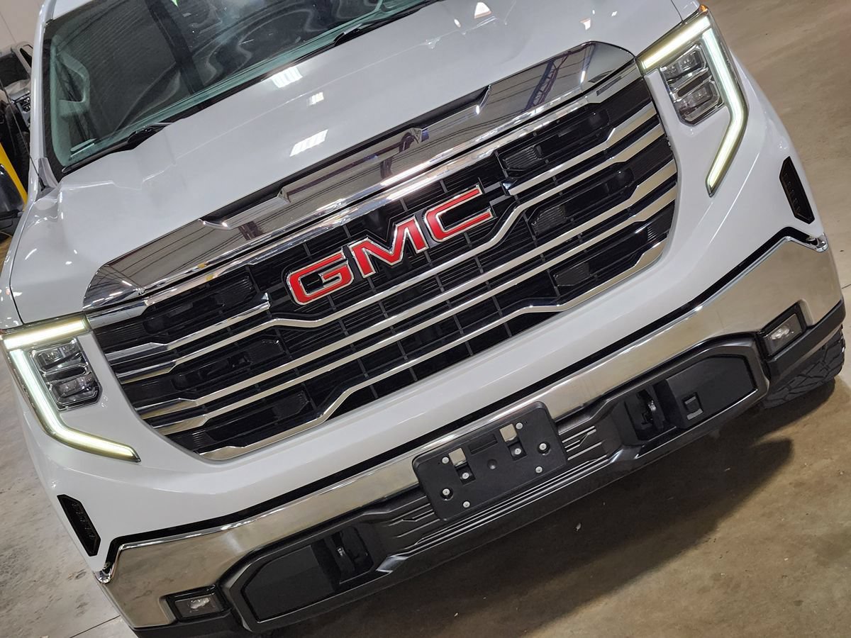 Used 2022 GMC Sierra 1500 SLT AWD/4WD image 19