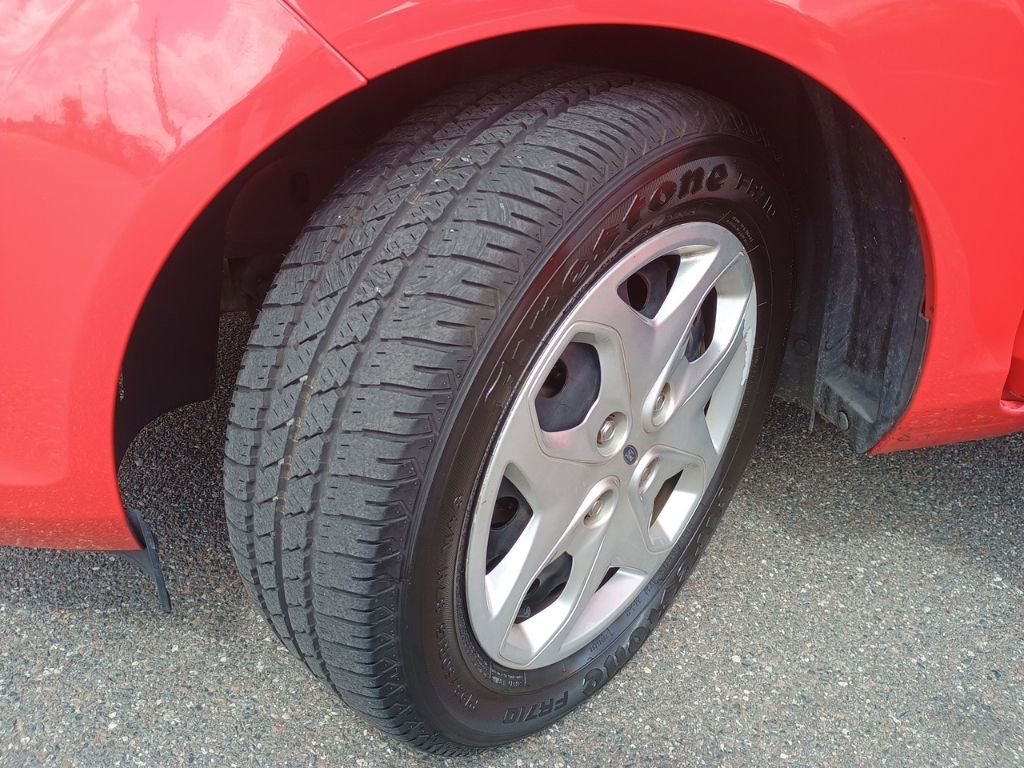 Used 2013 Ford Fiesta SE w/ Super Fuel Economy Pkg image 9