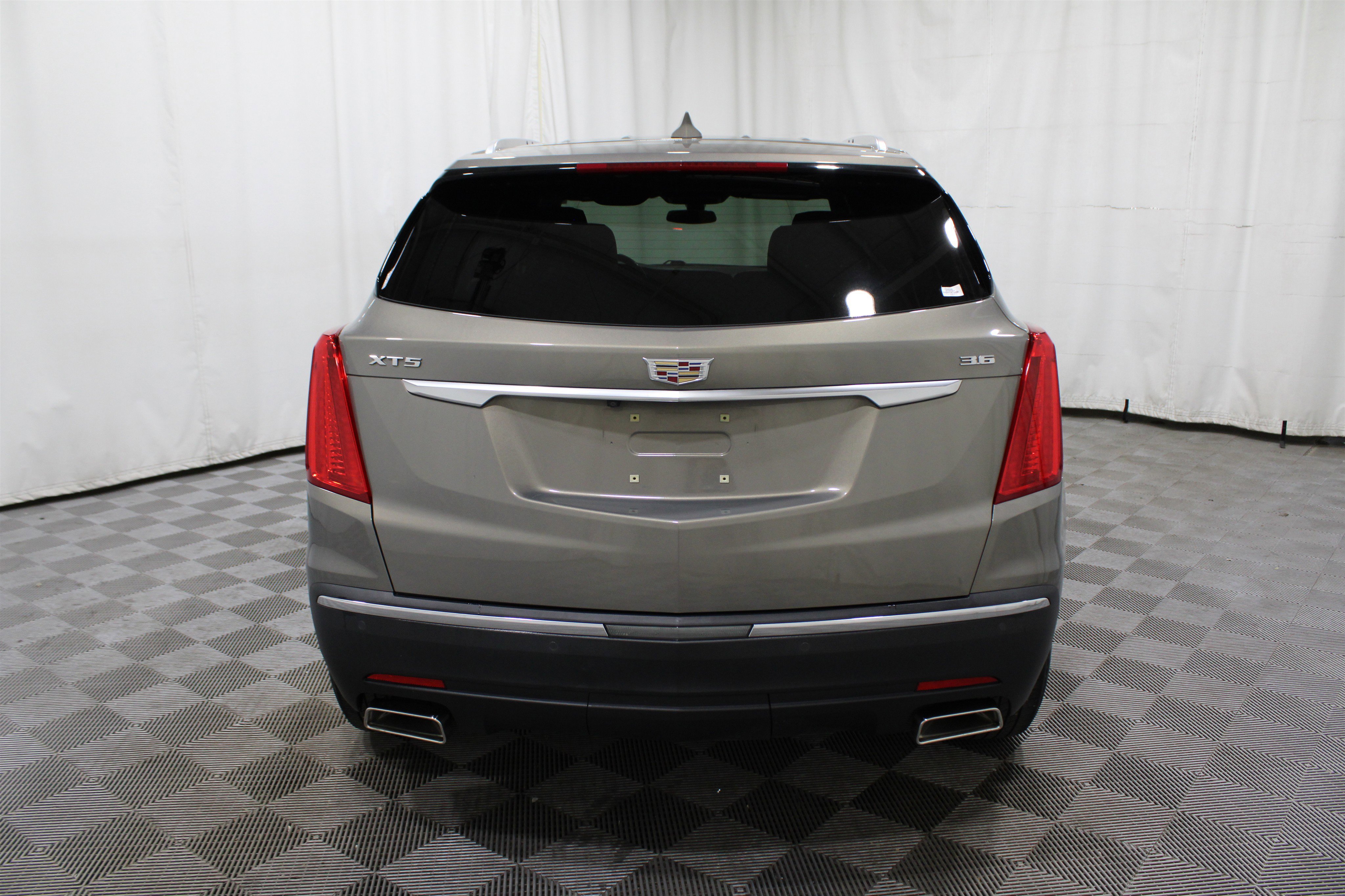 Used 2019 Cadillac XT5 FWD image 33
