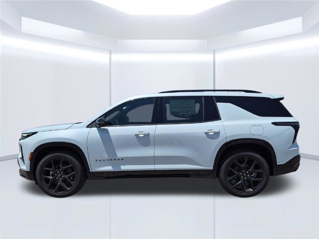New 2026 Chevrolet Traverse RS w/ LPO, Floor Liner Package FWD image 2
