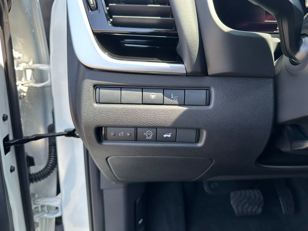 New 2025 Nissan Rogue SL w/ Tech Package image 16