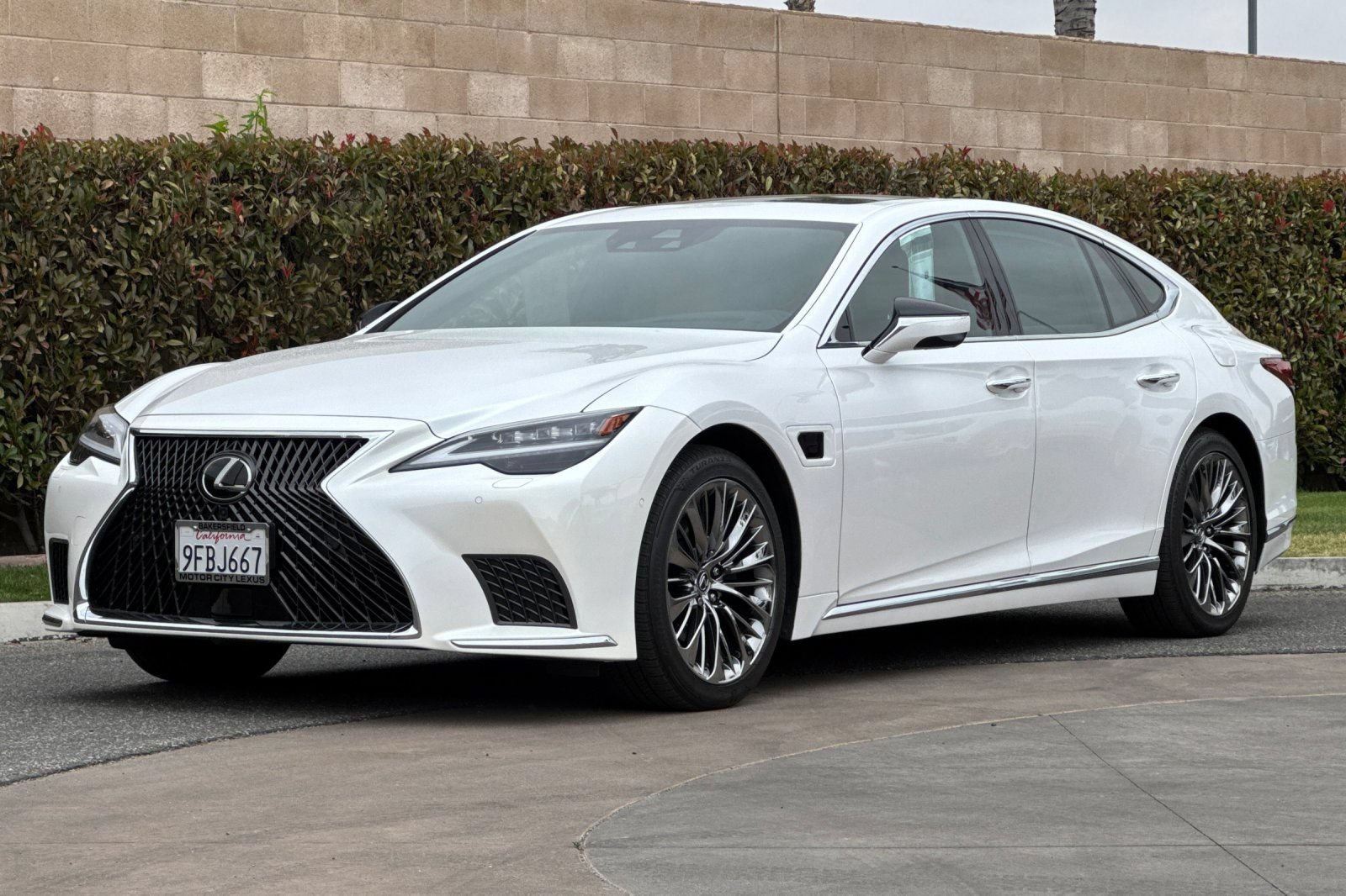 Certified 2023 Lexus LS 500h AWD w/ Luxury Package image 8