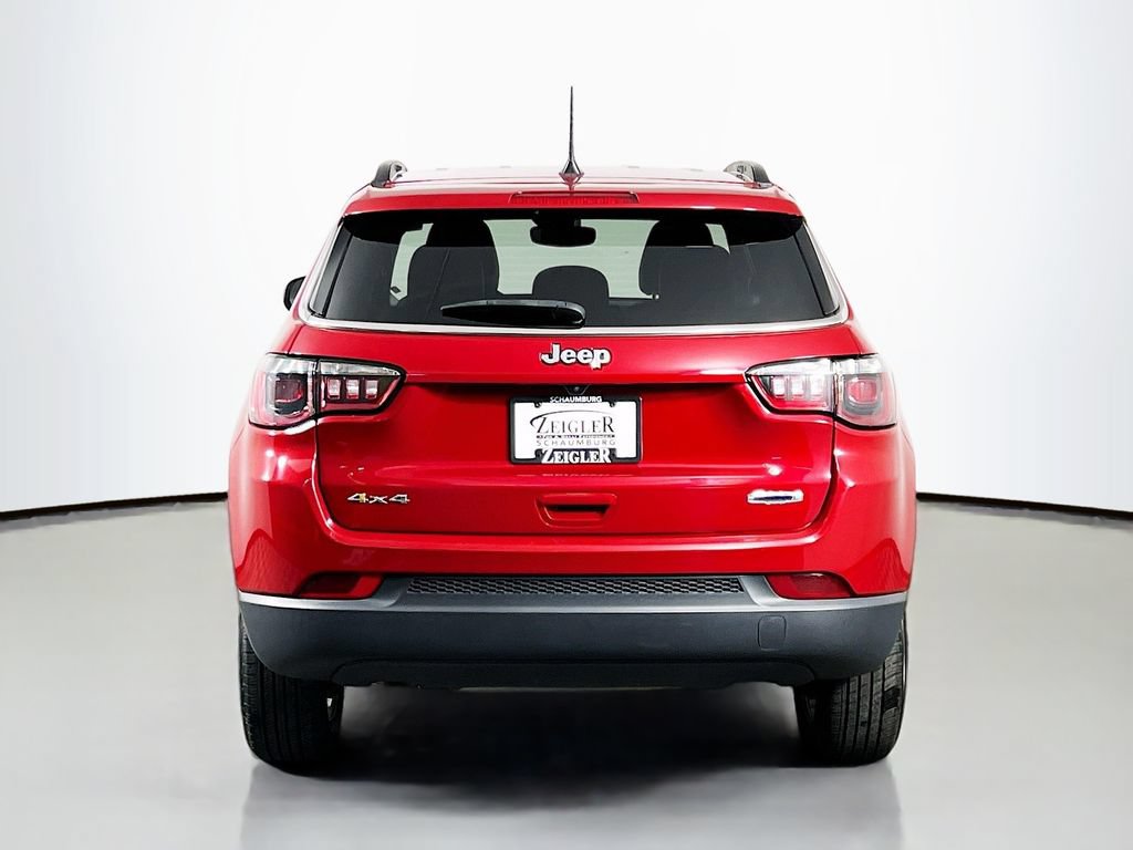 Used 2024 Jeep Compass Latitude AWD/4WD image 6