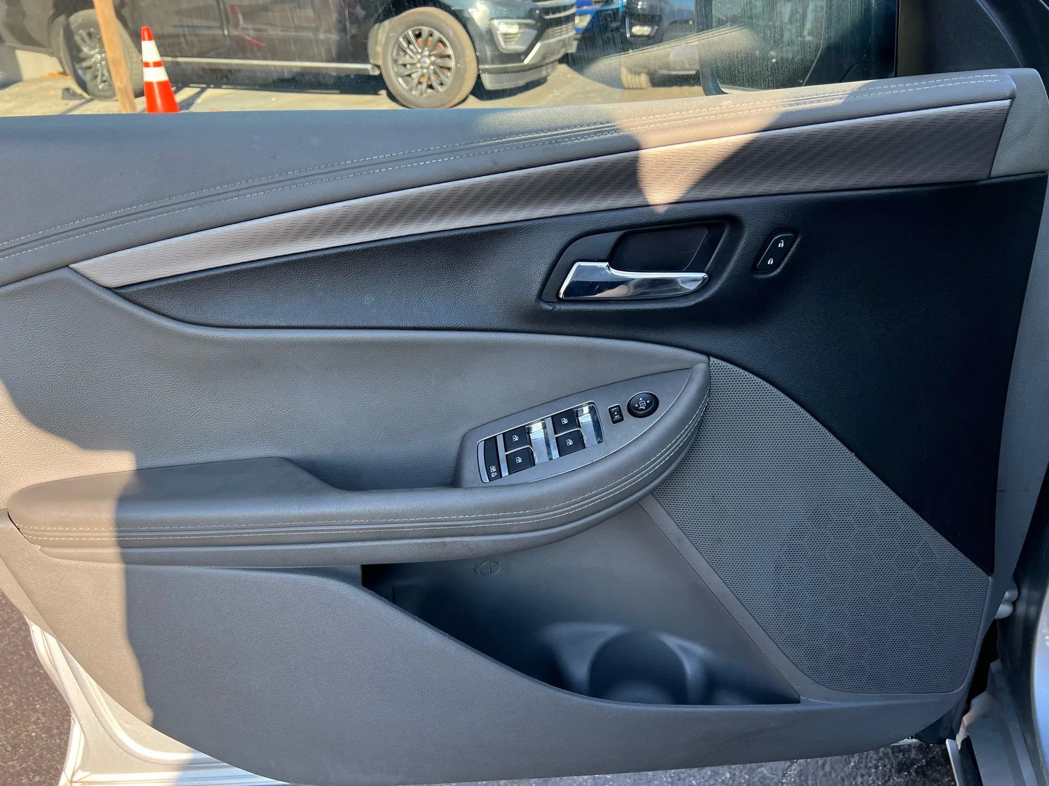 Used 2017 Chevrolet Impala LS FWD image 9