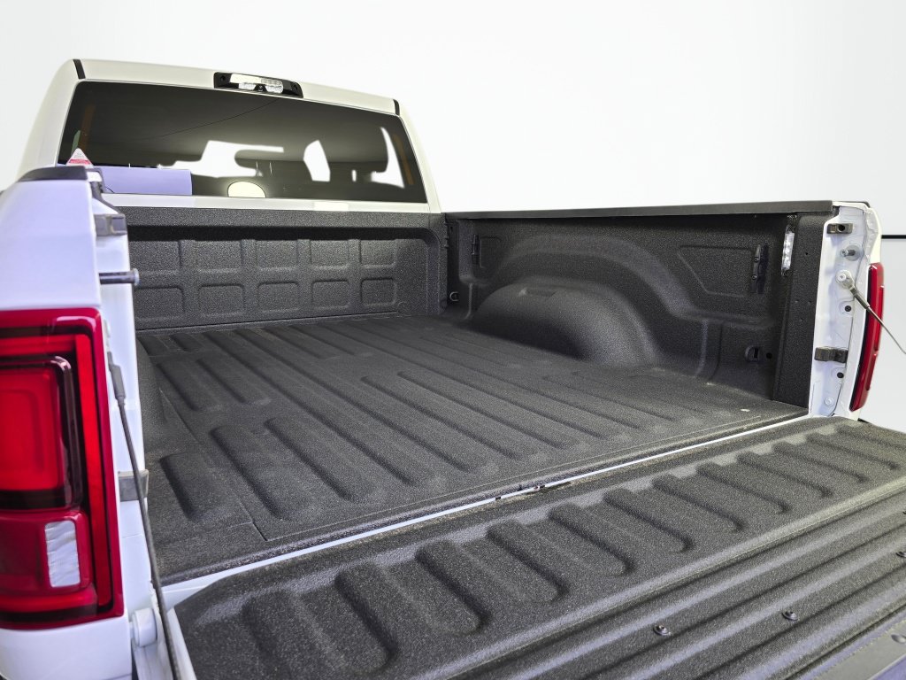 New 2026 RAM 3500 Big Horn AWD/4WD image 15