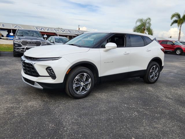 Certified 2023 Chevrolet Blazer LT w/ Driver Confidence Package FWD image 3