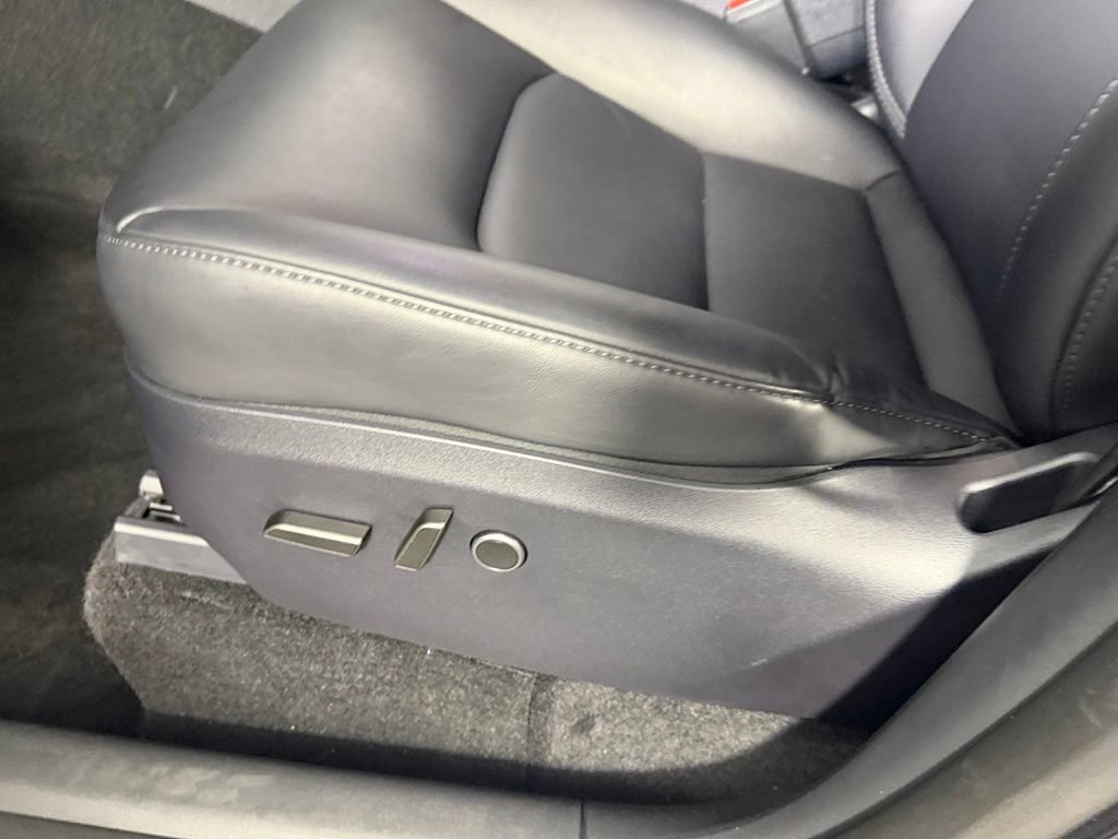 Used 2025 Tesla Model Y Long Range RWD image 22