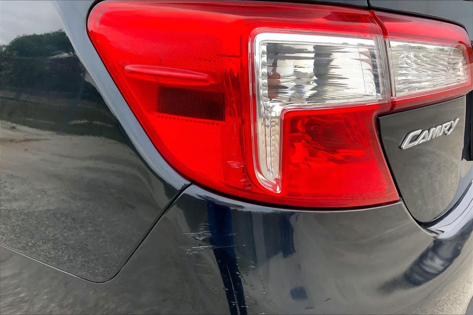 Used 2012 Toyota Camry SE FWD image 27