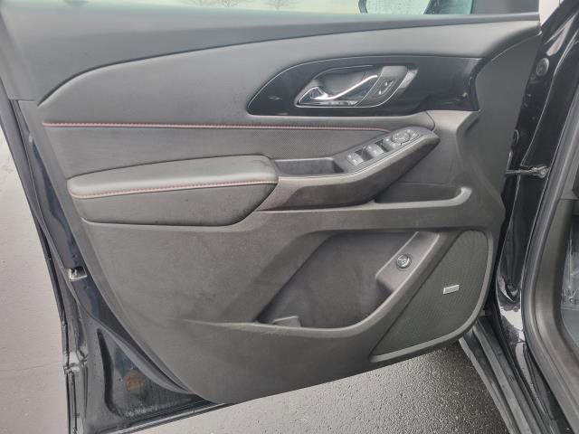 Used 2023 Chevrolet Traverse RS image 17