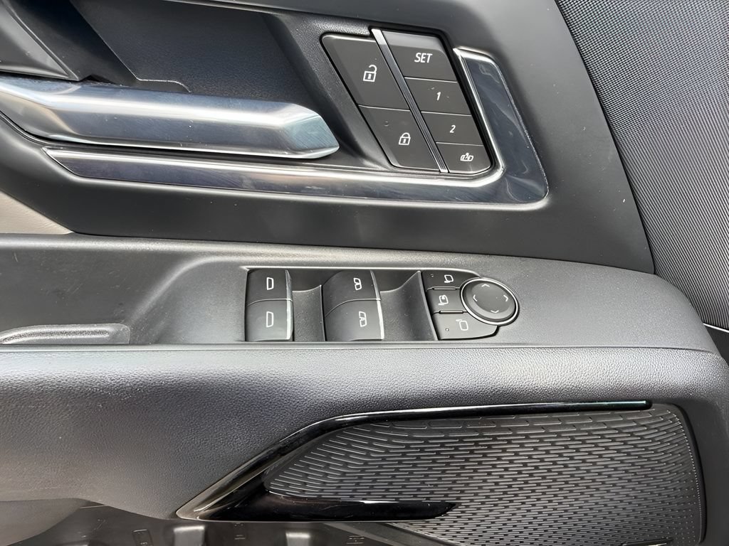 Used 2026 Chevrolet Silverado EV Trail Boss AWD/4WD image 28