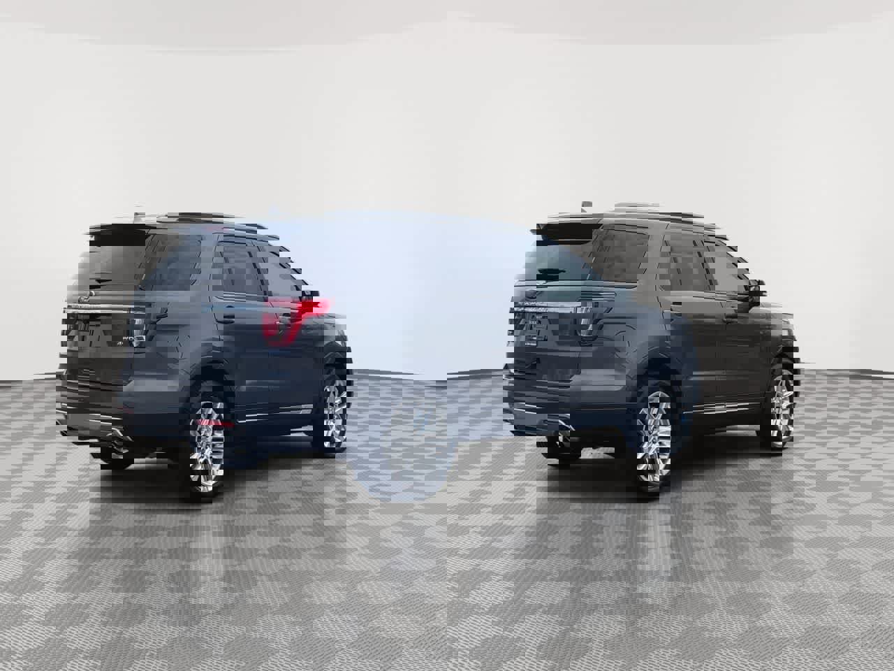 Used 2016 Ford Explorer XLT w/ Equipment Group 202A AWD/4WD image 8