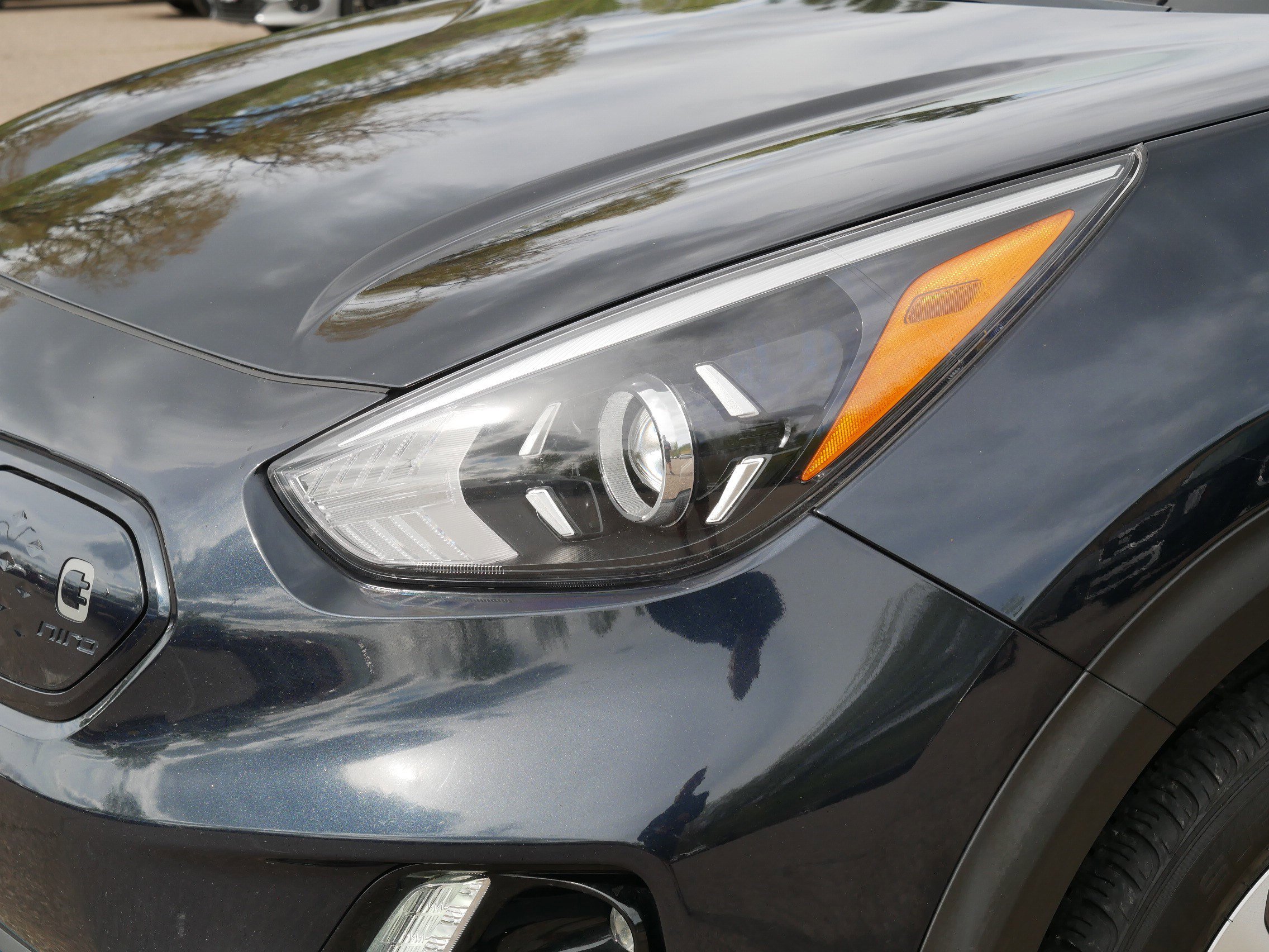 Certified 2021 Kia Niro EX w/ Cold Weather Package FWD image 16
