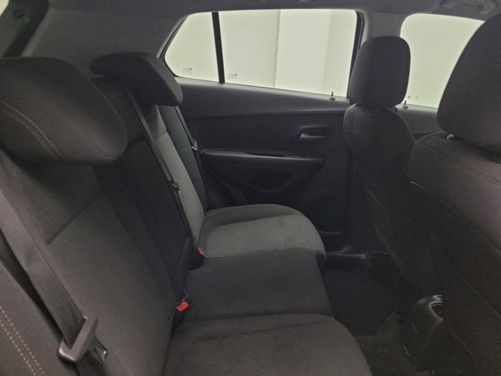 Used 2020 Chevrolet Trax LS FWD image 19