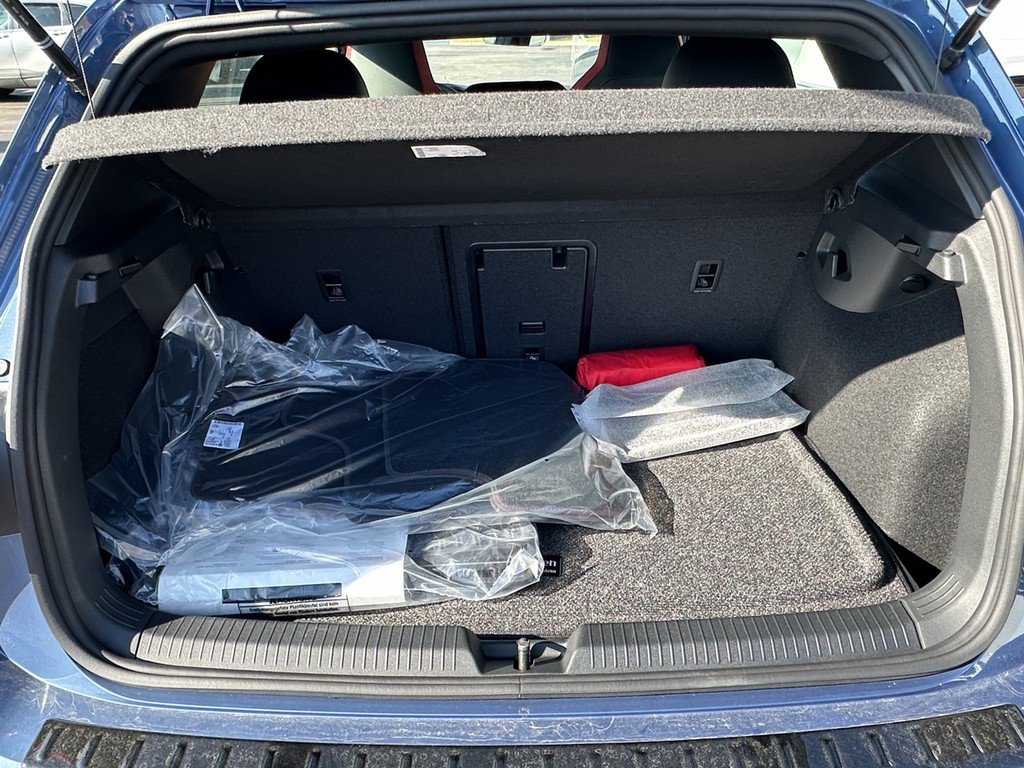 New 2026 Volkswagen Golf SE image 4