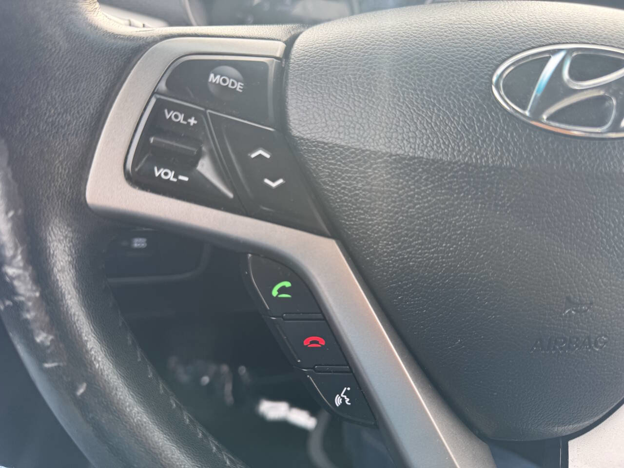 Used 2013 Hyundai Veloster w/ Style Pkg image 12