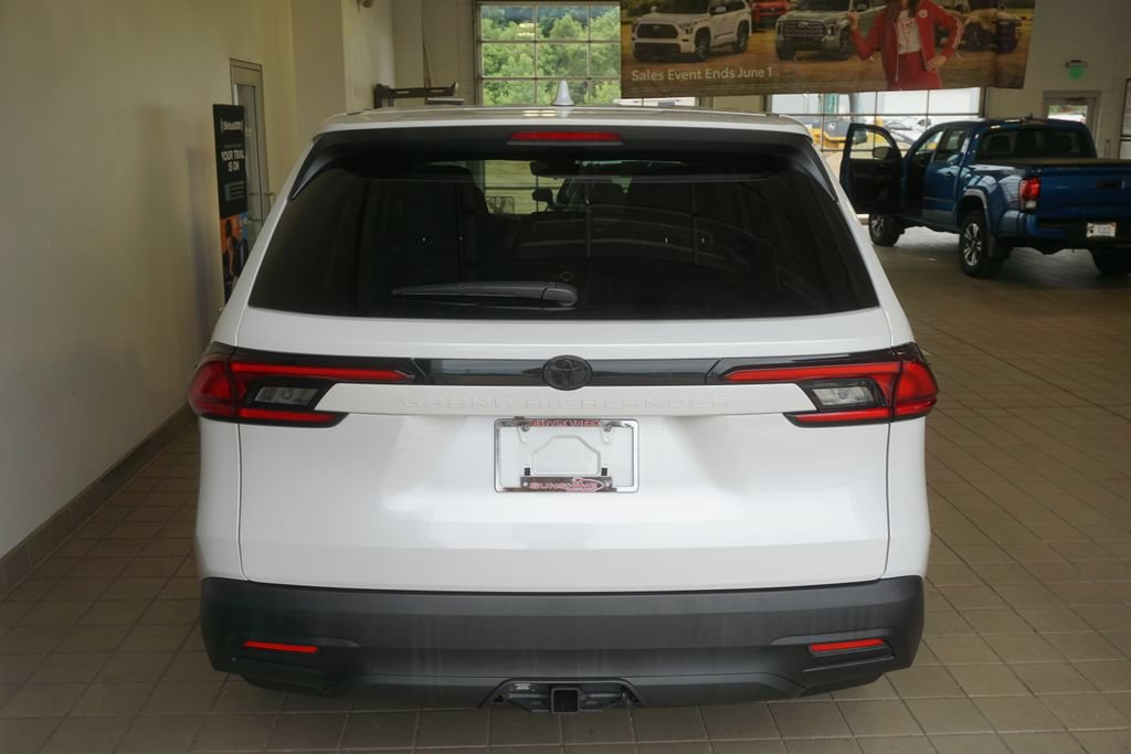 Certified 2025 Toyota Grand Highlander FWD image 15