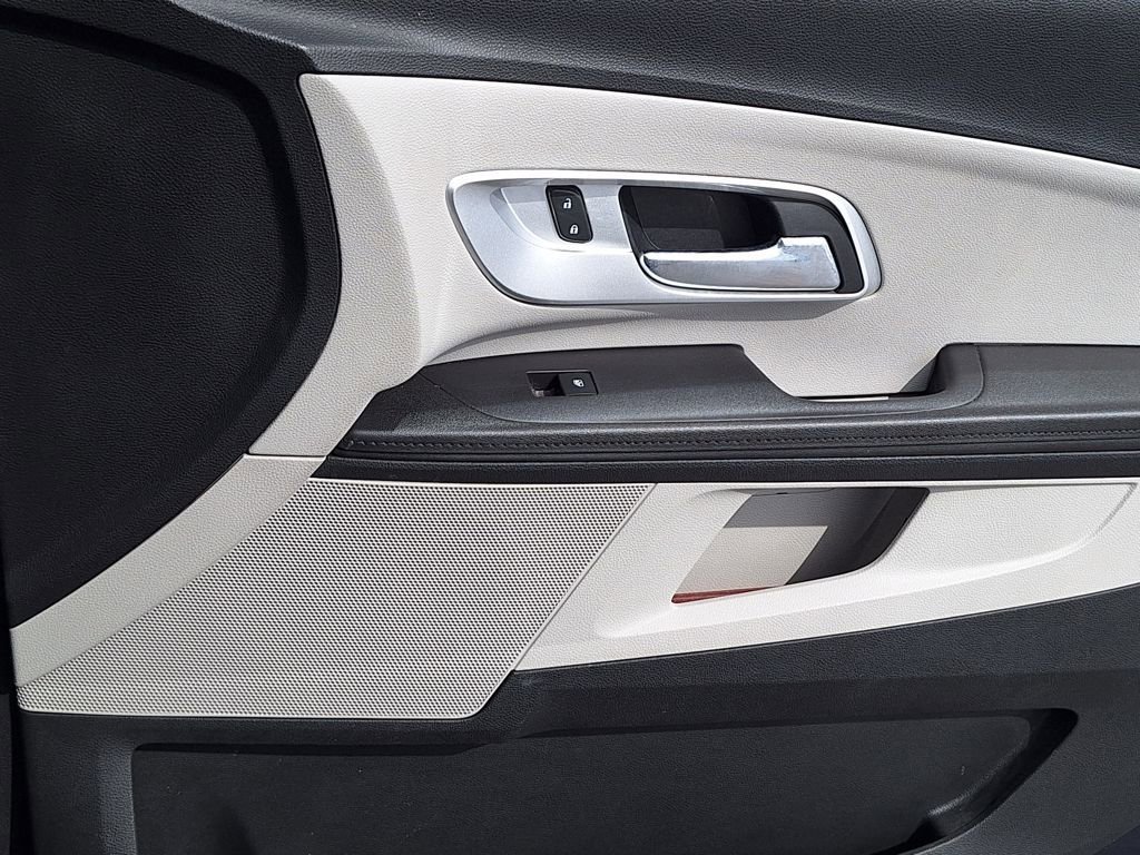 Used 2017 Chevrolet Equinox LS image 24
