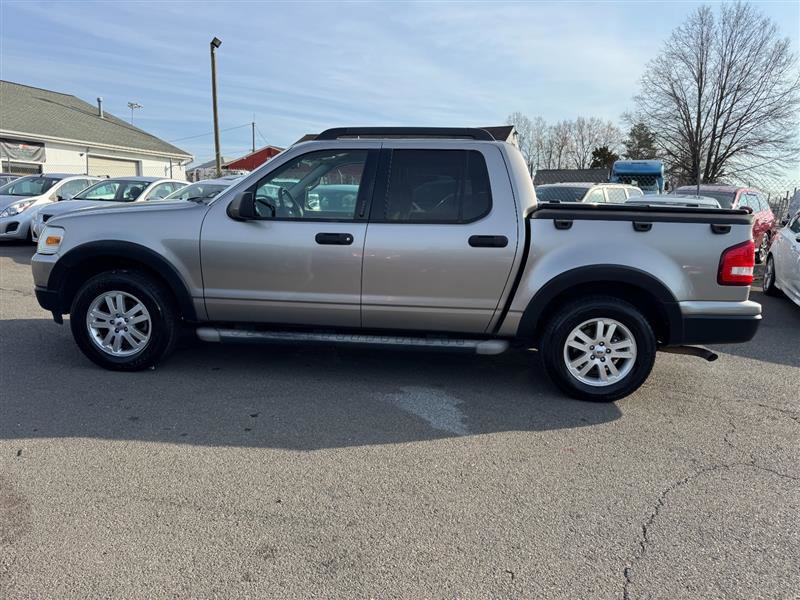 Used 2008 Ford Explorer Sport Trac XLT image 2