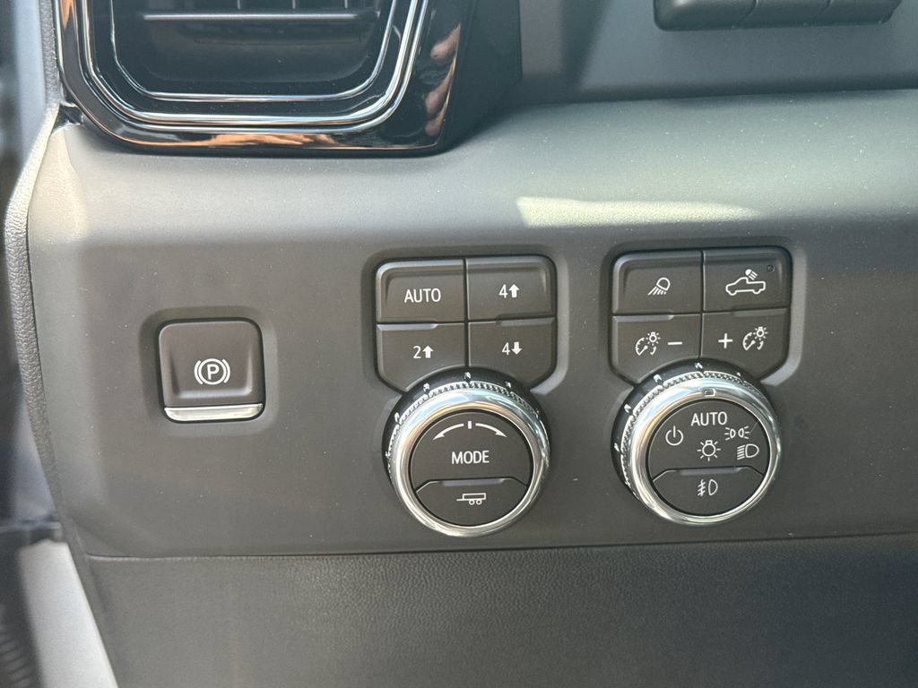 New 2026 GMC Sierra 2500 AT4 w/ AT4 Premium Plus Package AWD/4WD image 20