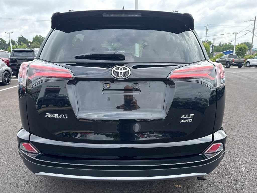 Used 2018 Toyota RAV4 XLE w/ Plus Extra Value Package AWD/4WD image 3