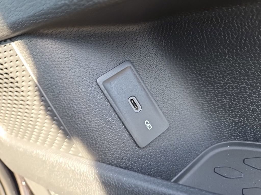 New 2025 Volkswagen ID. Buzz 1st Edition RWD image 22