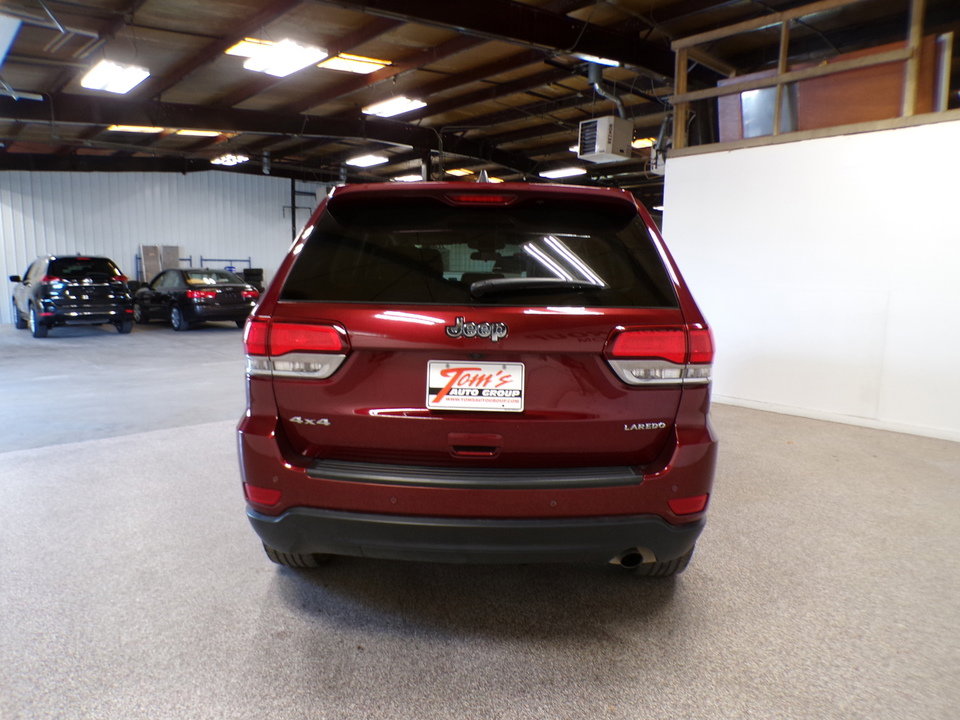 Used 2020 Jeep Grand Cherokee Laredo w/ Security & Convenience Group image 4
