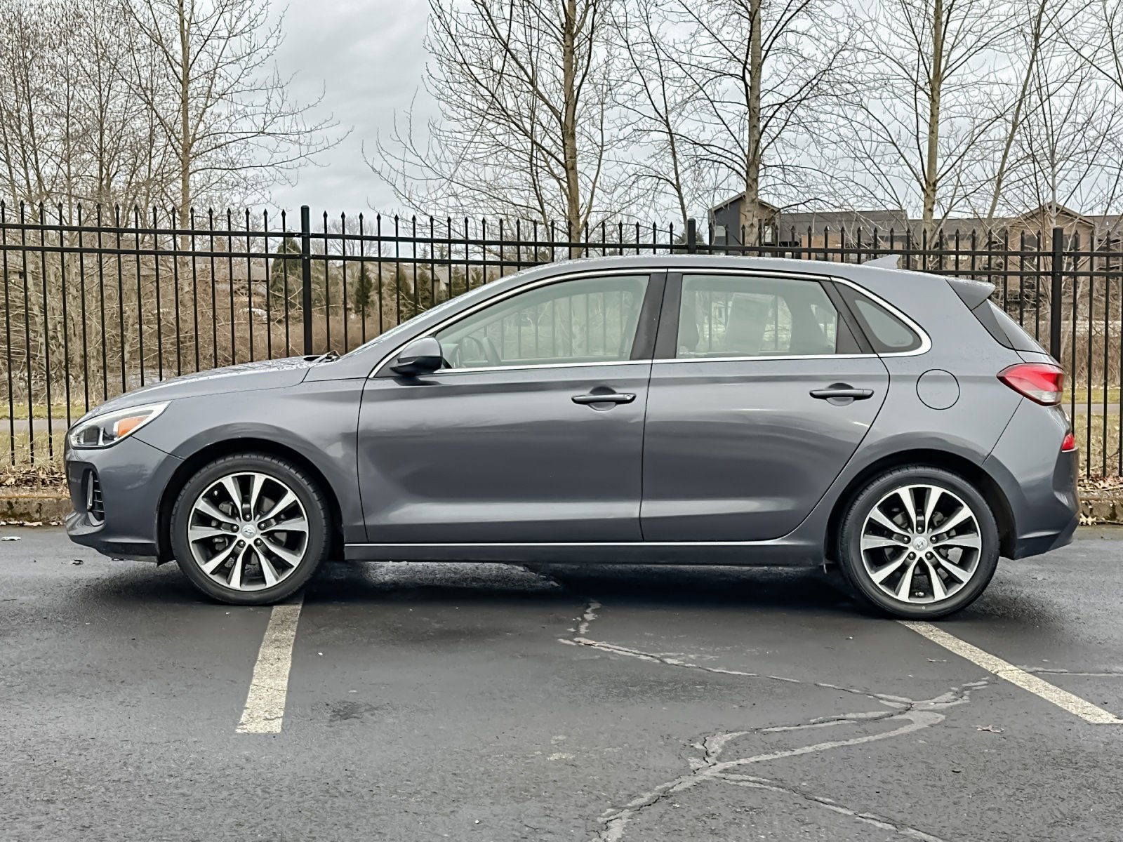 Used 2019 Hyundai Elantra GT image 7