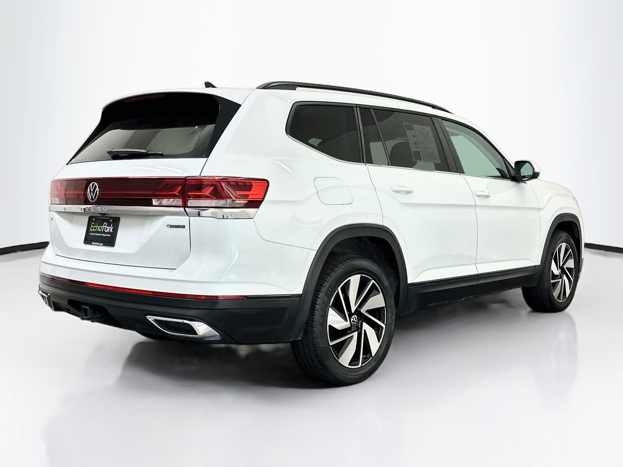 Used 2025 Volkswagen Atlas SE AWD/4WD image 9
