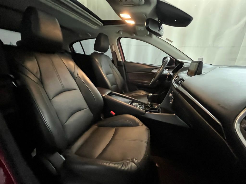 Used 2018 MAZDA MAZDA3 Grand Touring w/ Premium Equipment Package image 11