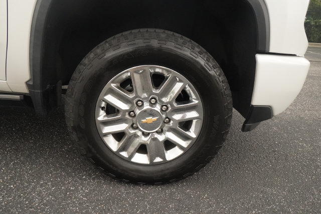 Used 2024 Chevrolet Silverado 2500 High Country w/ Technology Package AWD/4WD image 41
