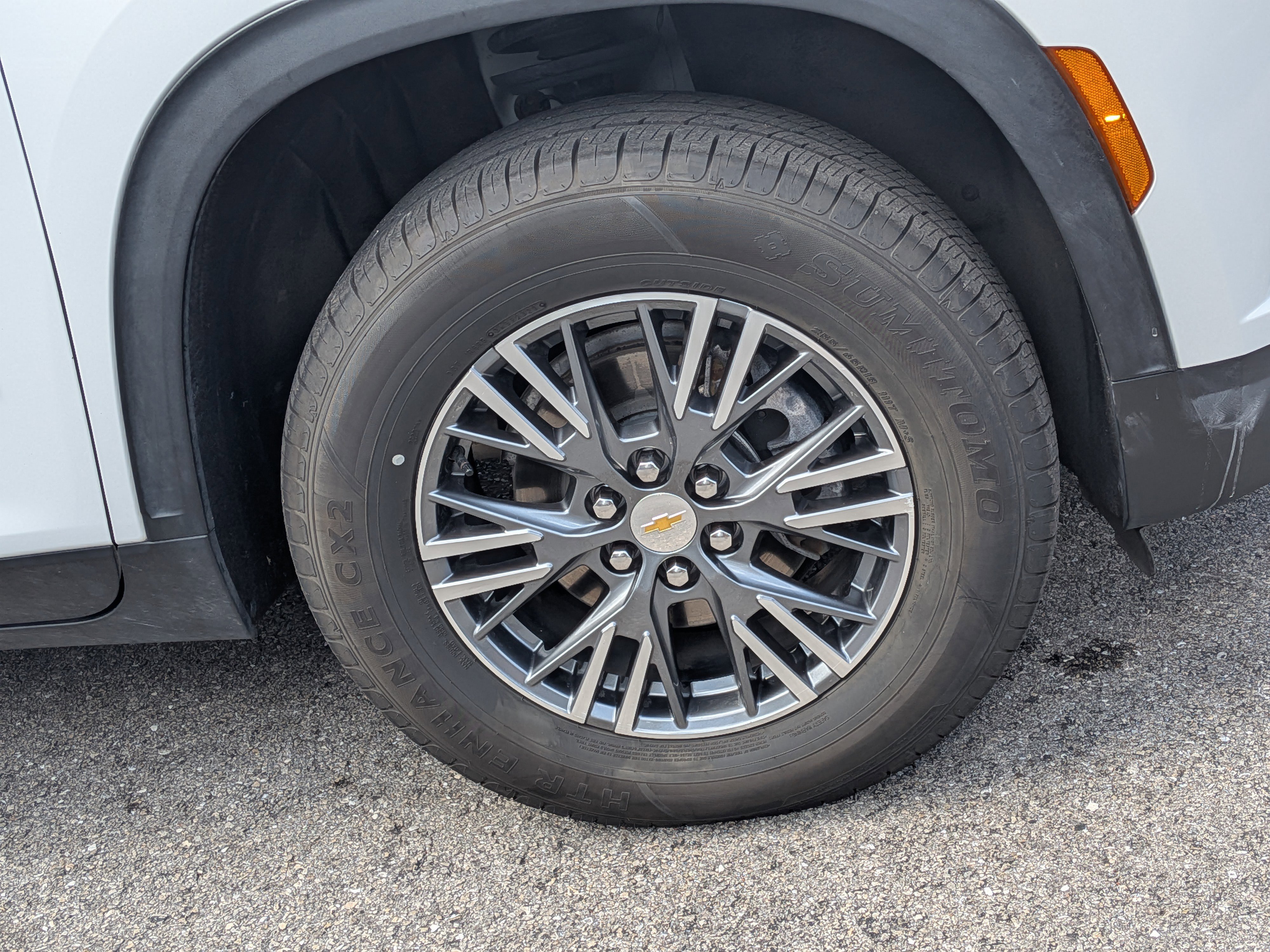 Used 2024 Chevrolet Traverse LT FWD image 11