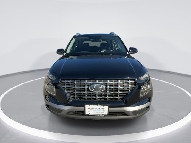 Certified 2023 Hyundai Venue SEL FWD video 3