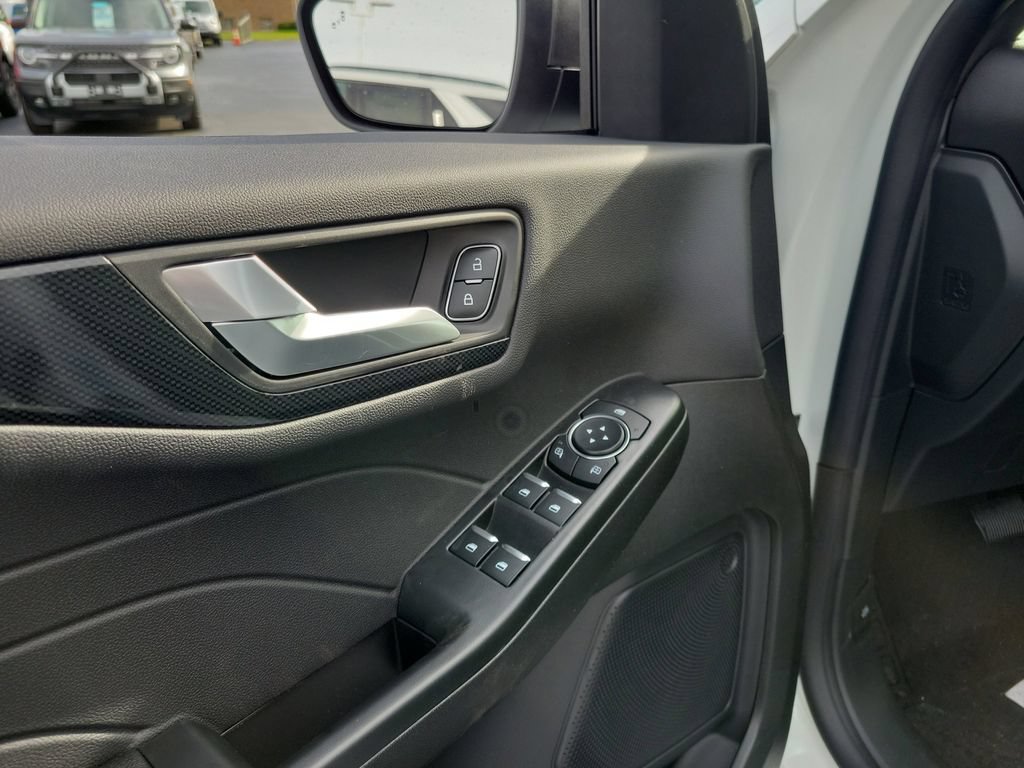 New 2026 Ford Escape ST-Line w/ Cold Weather Package AWD/4WD image 19