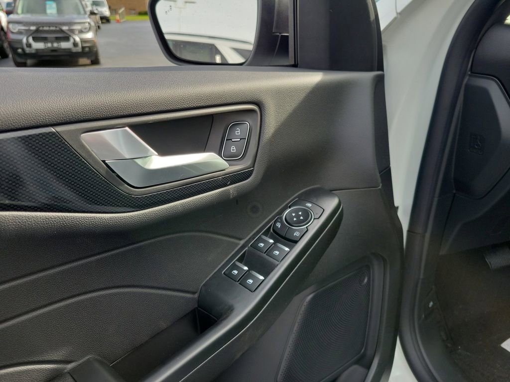 New 2026 Ford Escape ST-Line w/ Cold Weather Package image 19