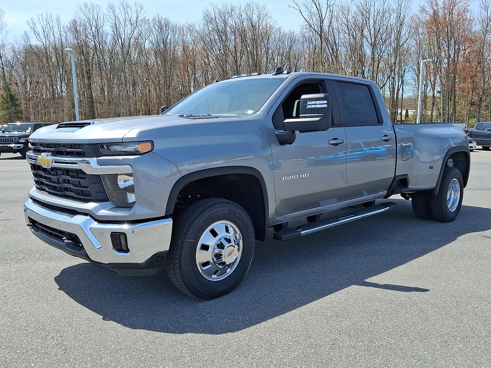 New 2026 Chevrolet Silverado 3500 LT w/ All Star Edition AWD/4WD image 2