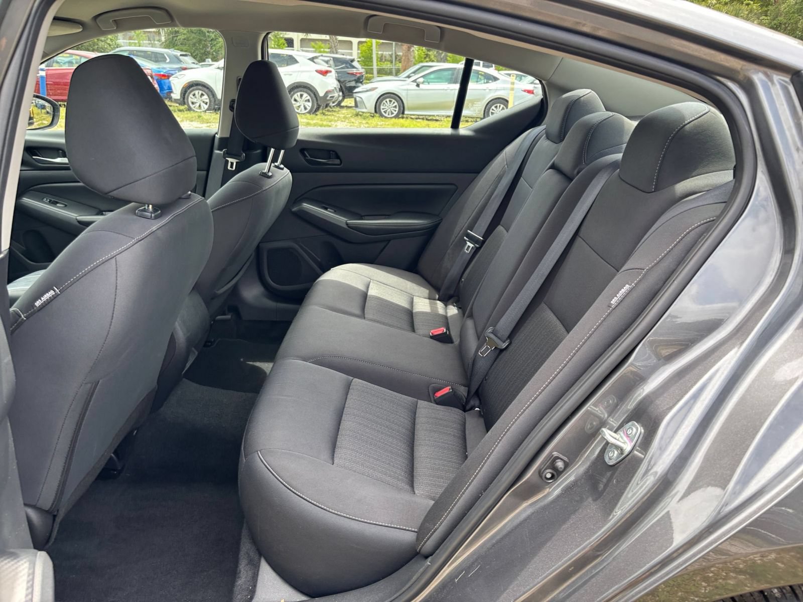 Used 2025 Nissan Altima 2.5 SV FWD image 28