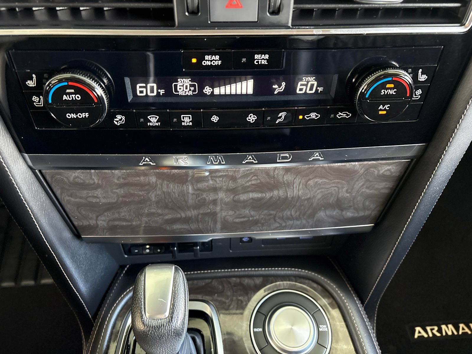Used 2022 Nissan Armada Platinum w/ Captain's Chairs Package RWD image 30