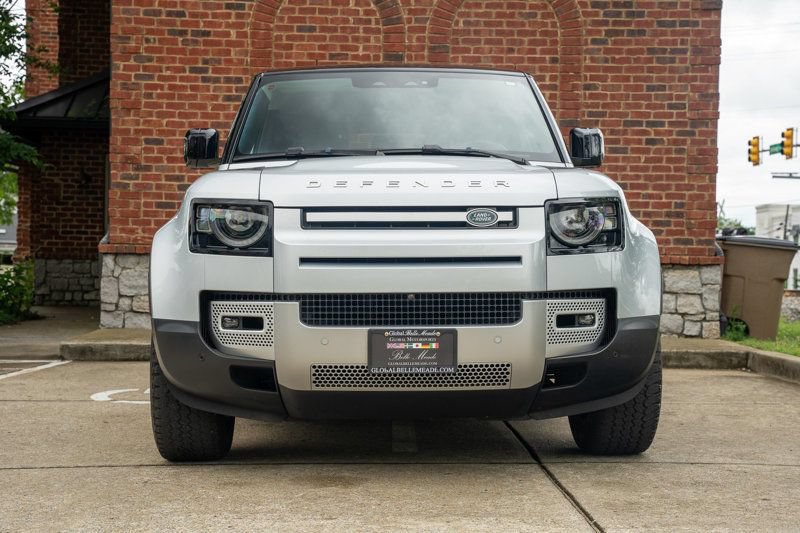 Used 2023 Land Rover Defender 130 SE AWD/4WD image 2