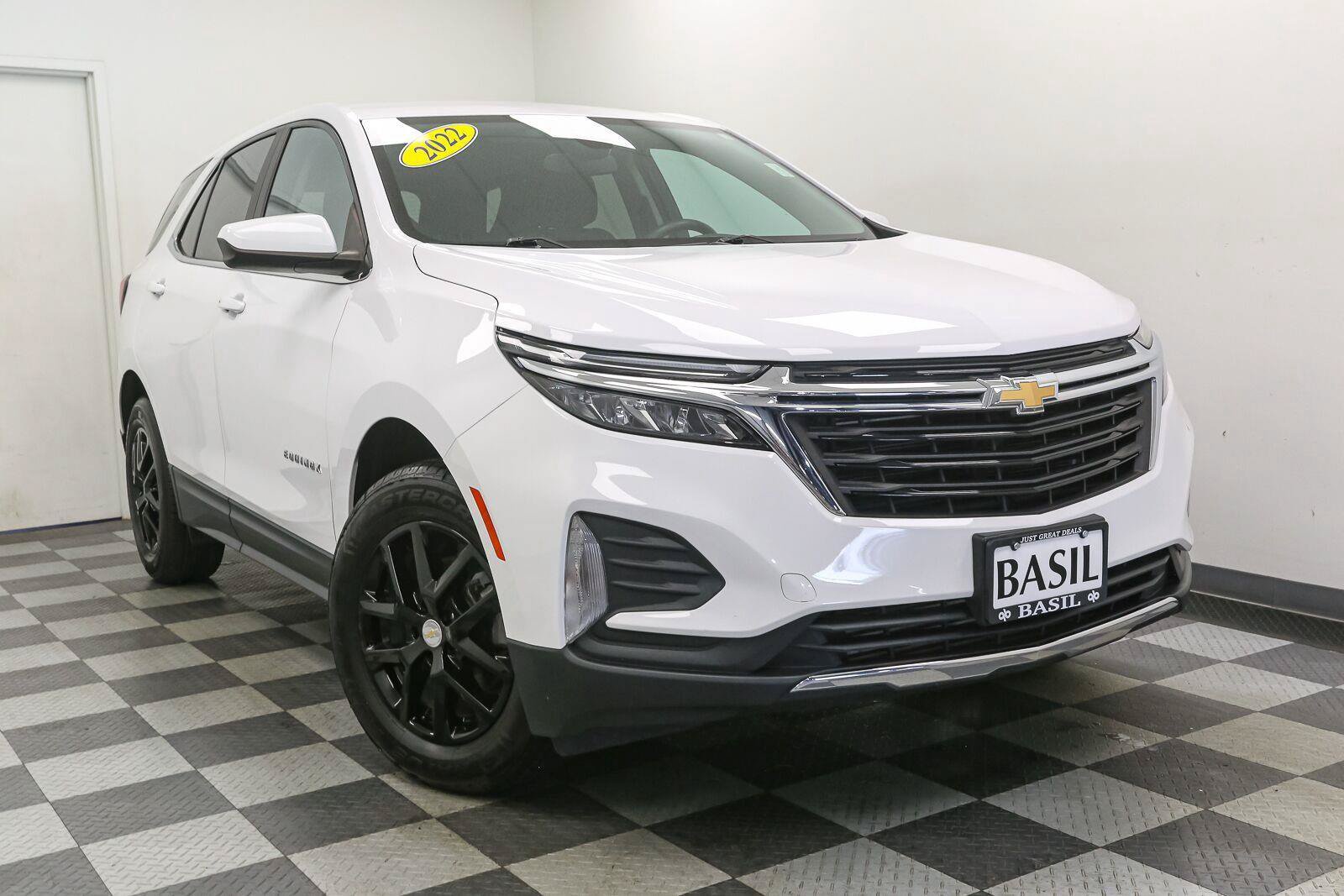 Used 2022 Chevrolet Equinox LT AWD/4WD image 2