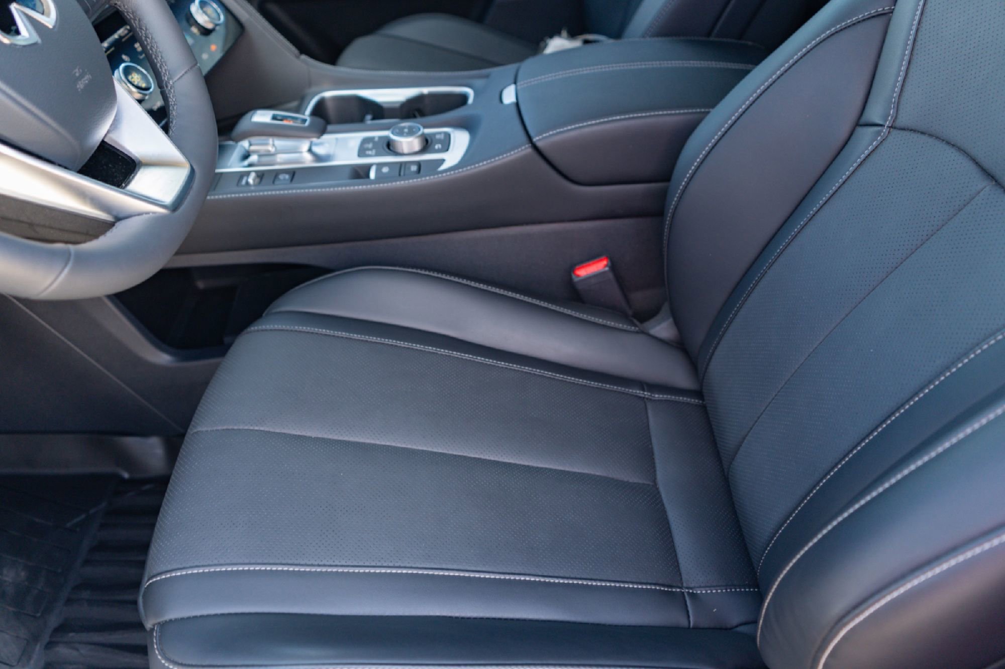 Certified 2026 INFINITI QX60 Luxe w/ Cargo Package FWD image 8