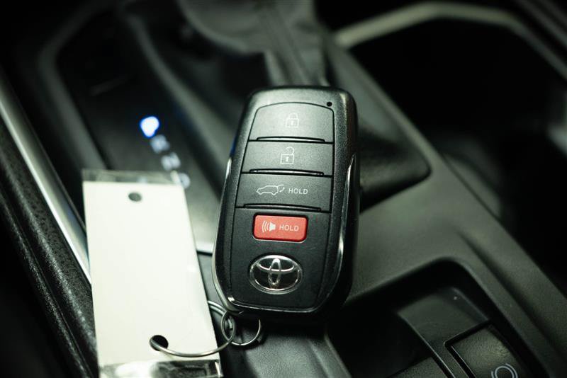 Used 2026 Toyota Grand Highlander AWD image 27