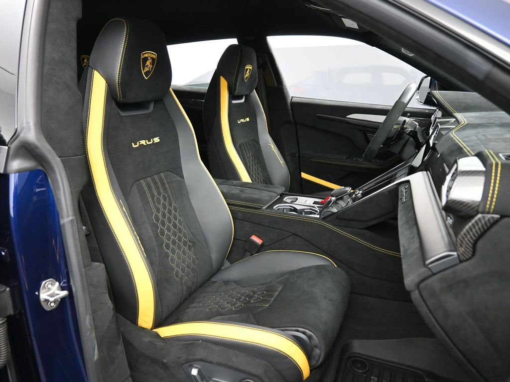 Used 2023 Lamborghini Urus Performante image 35